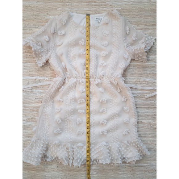 & Merci Cream Textured Pom Pom Swiss Dot Dress with Ruffle Hem Size M EUC - Picture 11 of 15